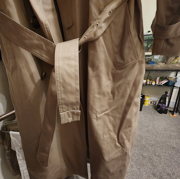 London Fog Double Breasted Men's trench coat 40 regular - Picture 13 of 16